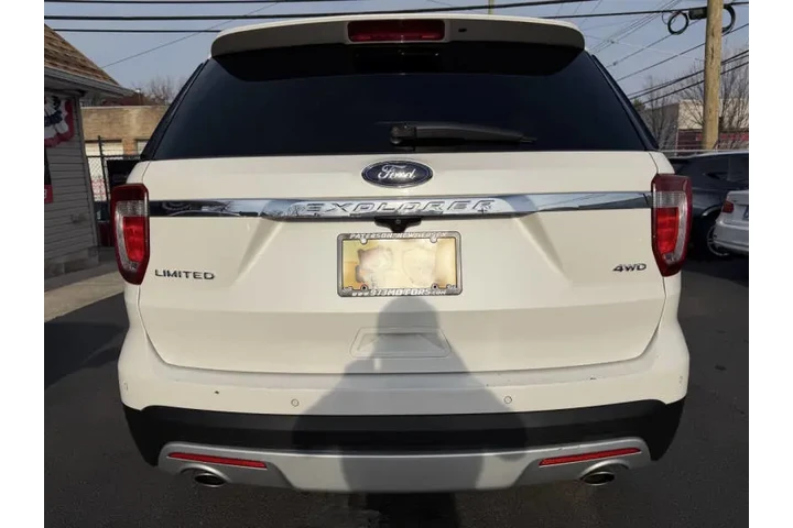 $8399 : 2017 Explorer Limited image 9