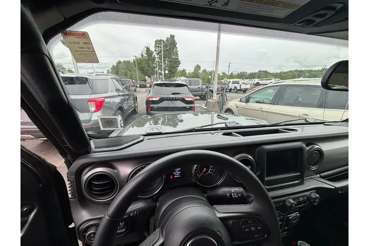 $31995 : Jeep Gladiator 2023 4x4 Spor image 2