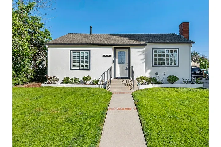 $1000 : Move in ready home image 4