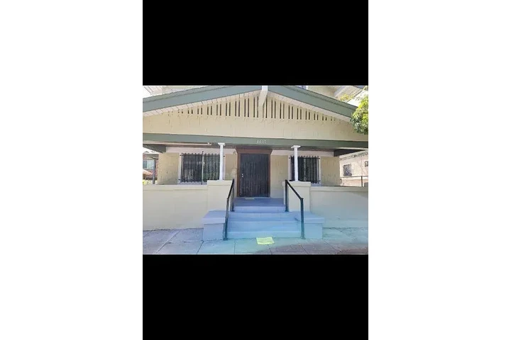 $2000 : ***Hollywood, California*** image 1