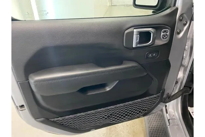 $34896 : Jeep Wrangler Unlimited 2021 image 9