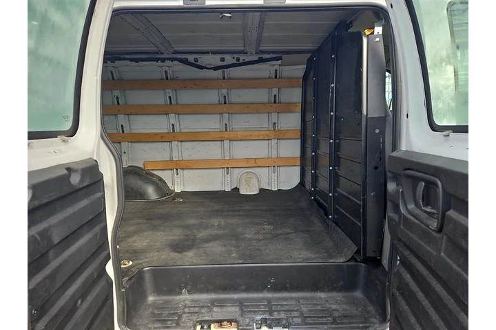 $23900 : 2020 GMC Savana G2500 Cargo image 10