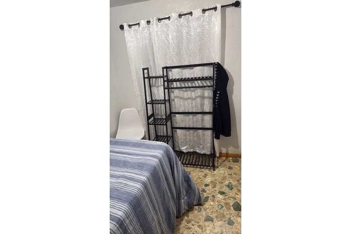 $700 : Cuarto para hombres image 3