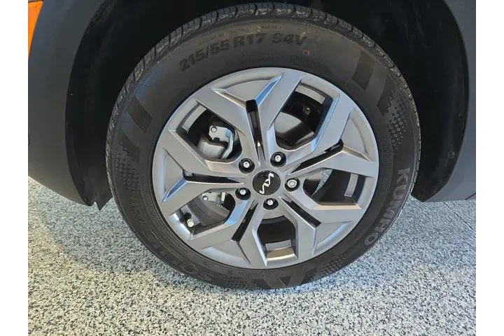 $22599 : Kia Seltos 2024 S 4dr SUV image 3