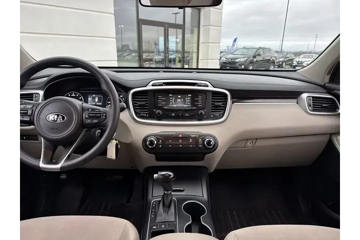 $9898 : Pre-Owned 2016 Sorento LX image 4