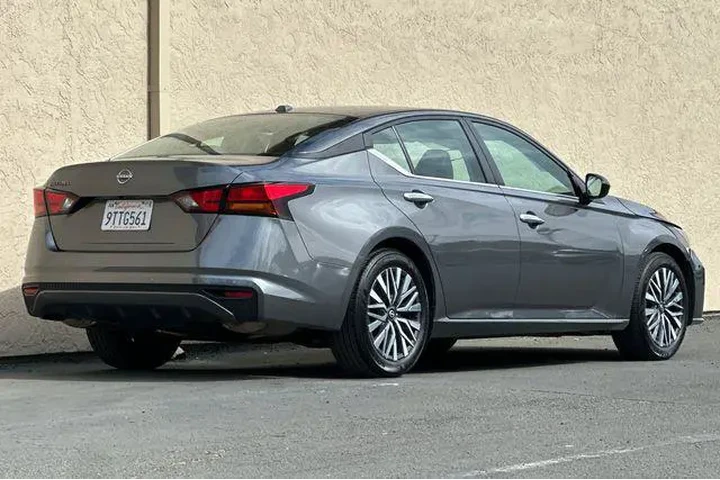$21690 : Nissan Altima 2025 2.5 SV 4d image 5