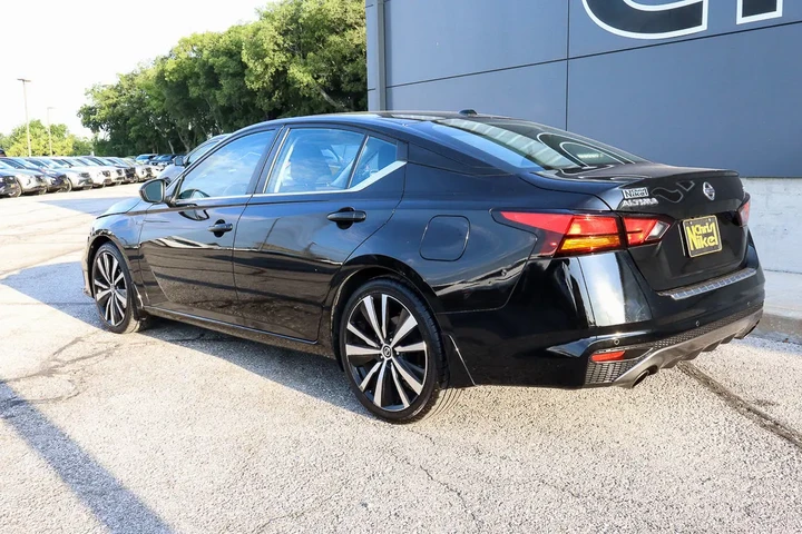 $18688 : 2022 Altima 2.5 SR image 6