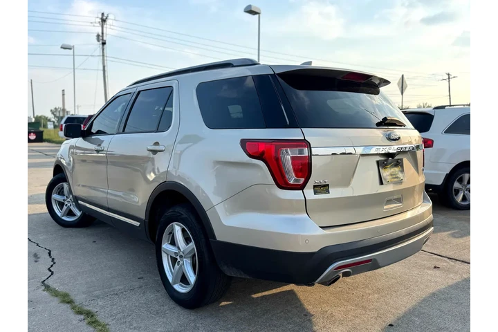 $8999 : 2017 Explorer XLT 4WD image 10
