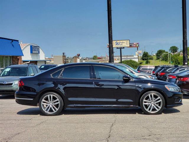 $12990 : 2018 Passat 2.0T R-Line image 8