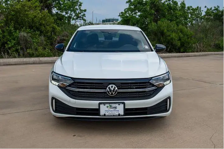 $20800 : Volkswagen Jetta 2023 Sport image 2