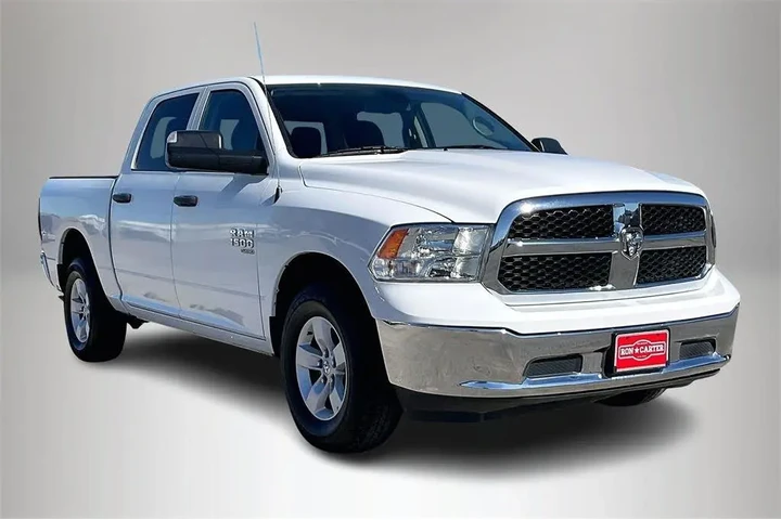 $26310 : Ram 1500 Classic 2023 4x4 SL image 1