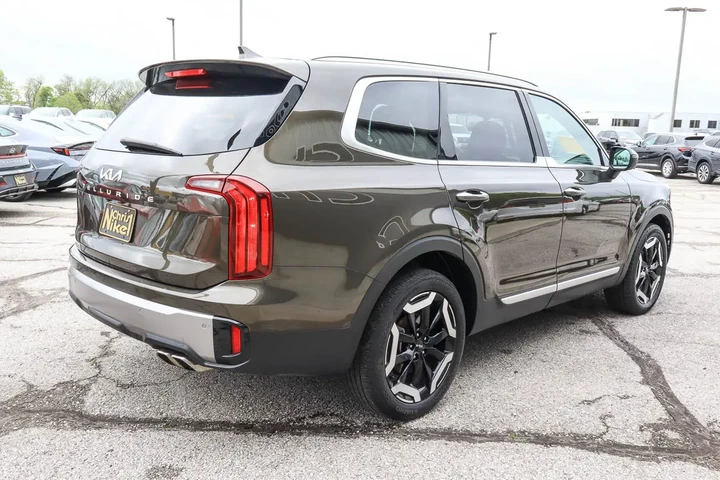 $34988 : 2025 Telluride S FWD image 4