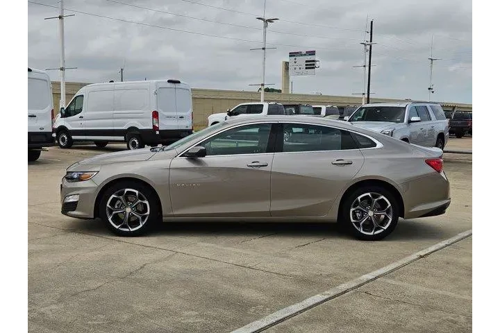 $19025 : Chevrolet Malibu 2024 LT 4dr image 6