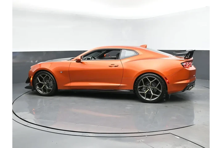 $27418 : Chevrolet Camaro 2022 LT 2dr image 4