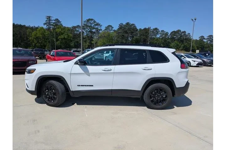 $24995 : Jeep Cherokee 2023 4x4 Altit image 5