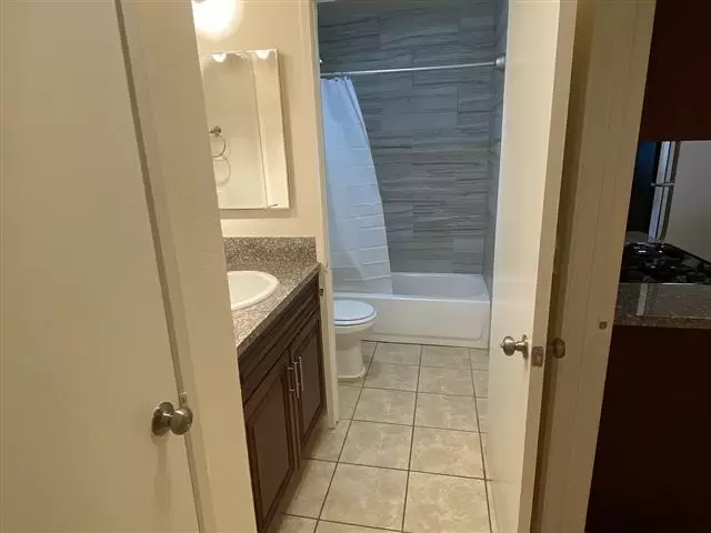 $1400 : Amazing 1 Bed 1 Bathroom image 7