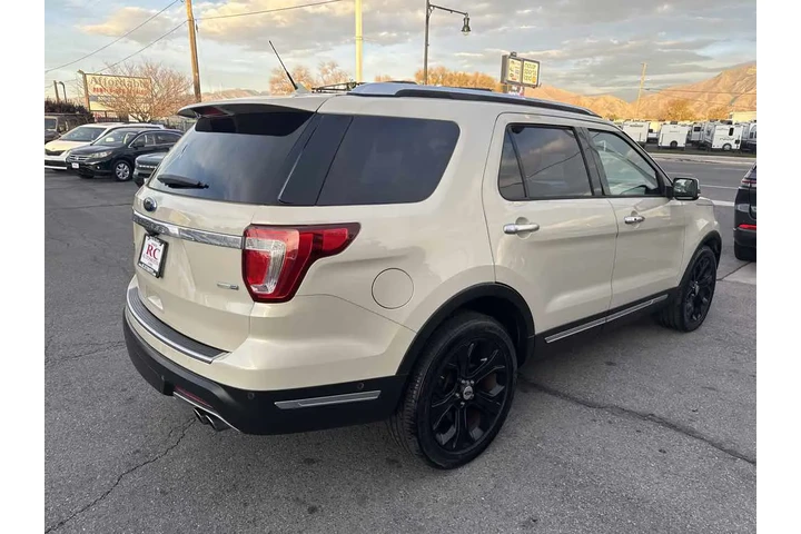 $18410 : 2018 Explorer Platinum image 6