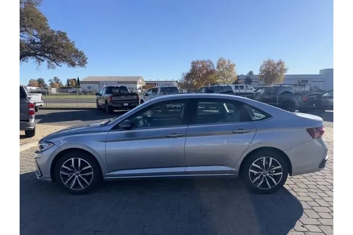 $19865 : Volkswagen Jetta 2025 SE 4dr image 3