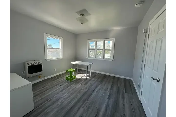 $550 : Duplex 1-bed ...Los Angeles image 2