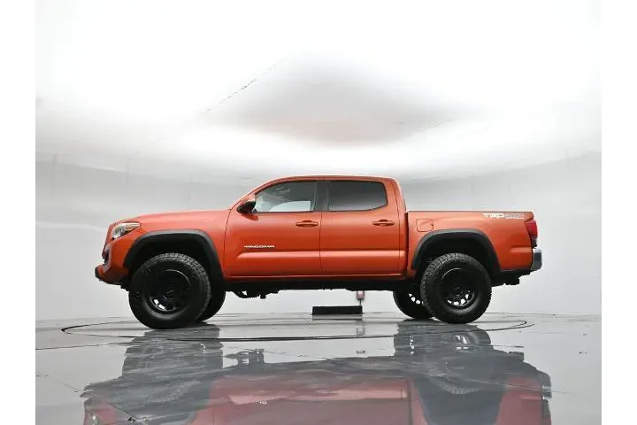 $27100 : Toyota Tacoma 2017 4x4 TRD P image 6