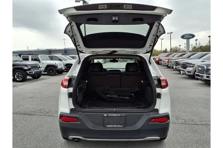 $13900 : Jeep Cherokee 2017 4x4 Limit image 7