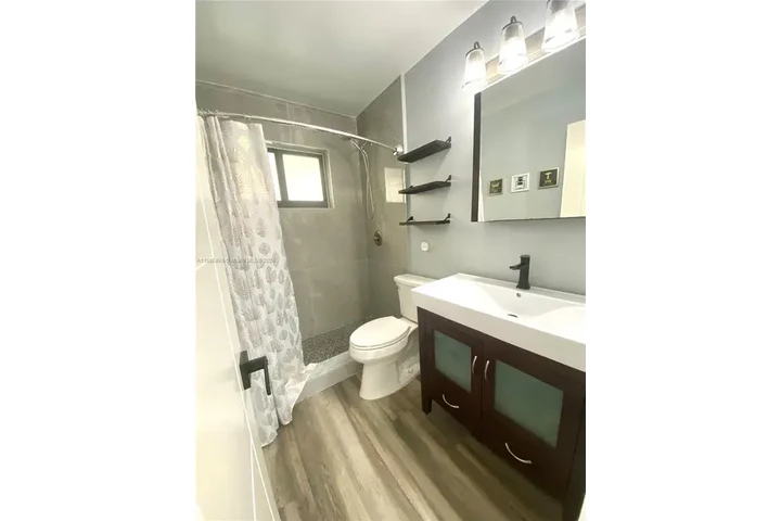 $2000 : 2 bed 1 bathroom image 4