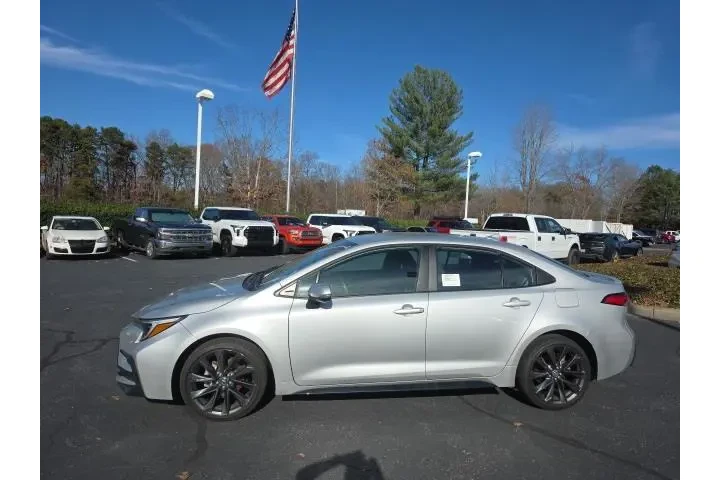 $22820 : Toyota Corolla 2024 SE 4dr S image 4