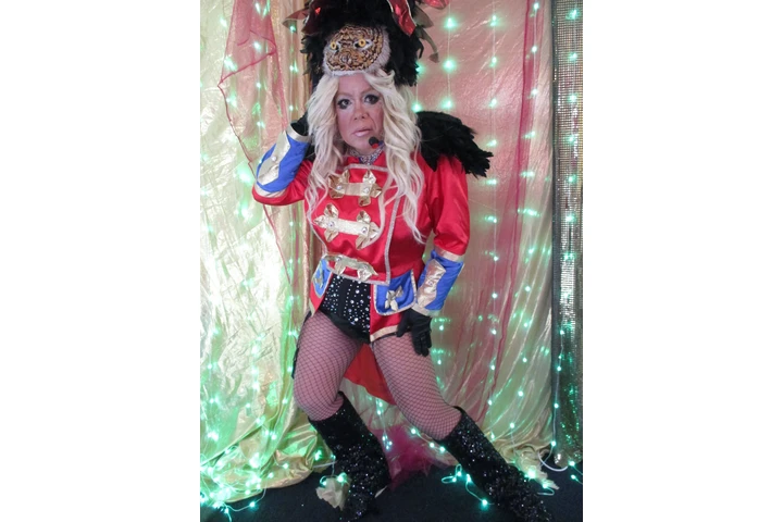 Pa los 90s con LuluTrevi show image 10