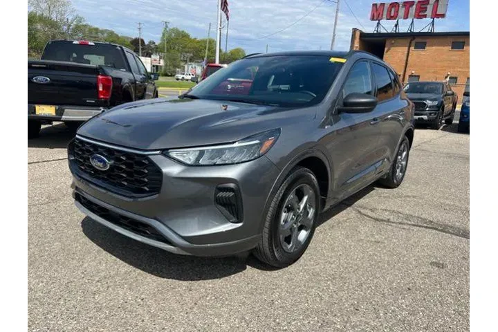 $25298 : Ford Escape 2024 AWD ST-Line image 9