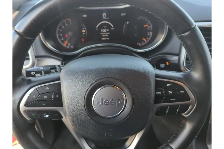 Jeep Grand Cherokee 2019 4x2 image 9