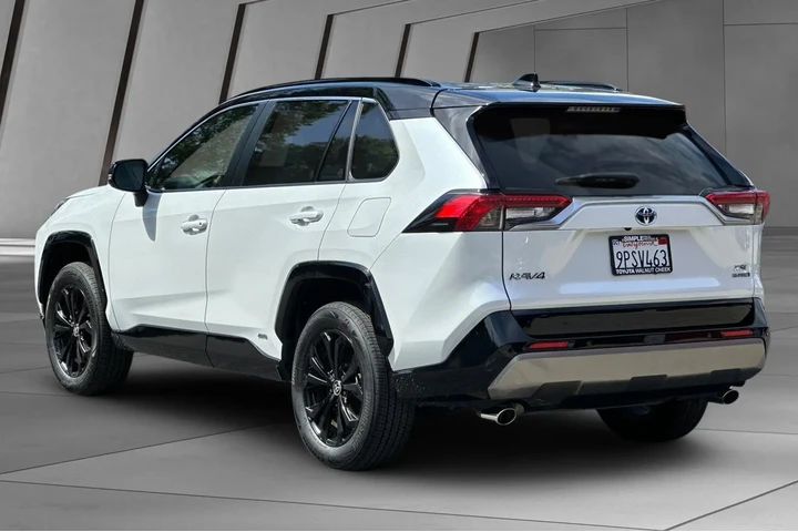 $39900 : Toyota RAV4 Hybrid 2024 AWD image 10