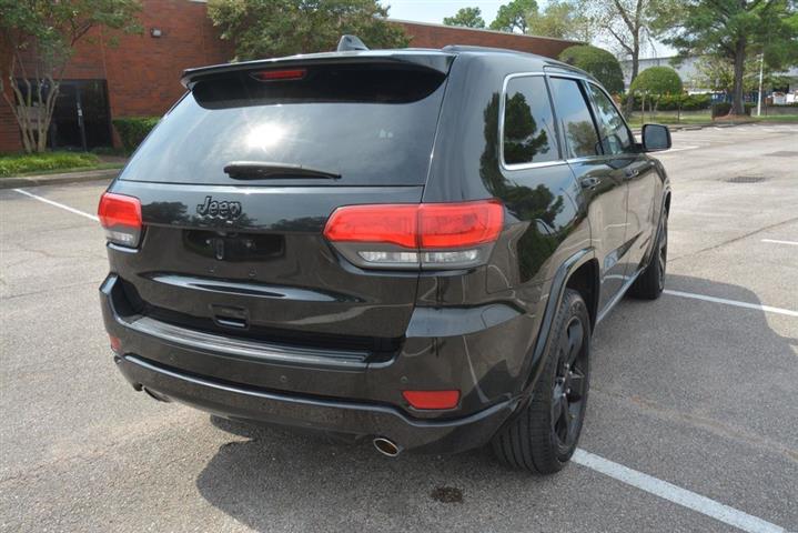 2015 Grand Cherokee Altitude image 7