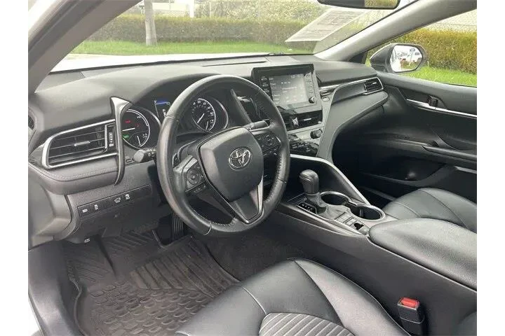 $29888 : Toyota Camry Hybrid 2023 SE image 10