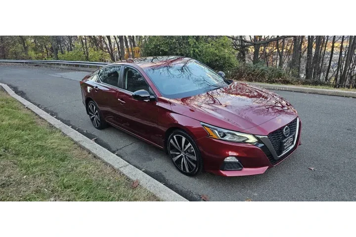$10995 : 2019 Altima 2.5 SR image 6