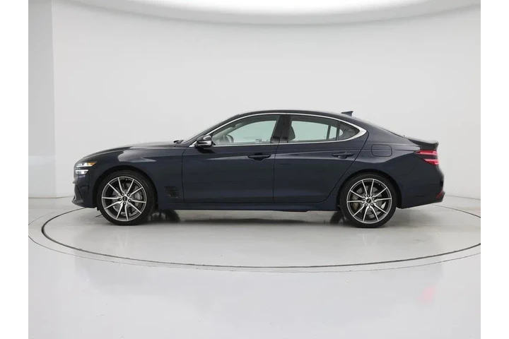 $27998 : Genesis G70 2025 2.5T Standa image 3