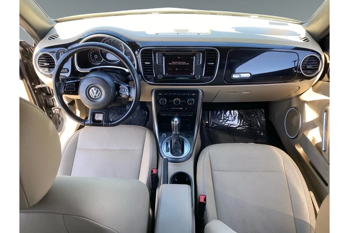 $24460 : Volkswagen Beetle Convertibl image 10