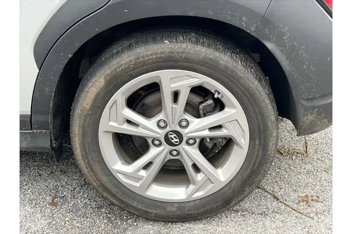 $20995 : Hyundai KONA 2023 AWD SEL 4d image 7