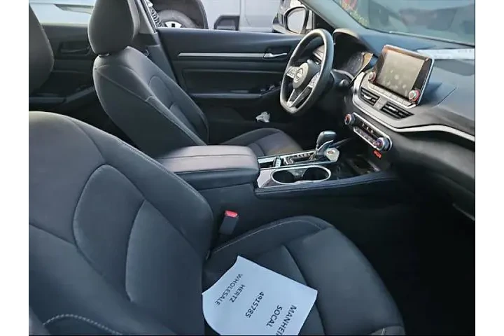 $21995 : Nissan Altima 2023 2.5 SV 4d image 2