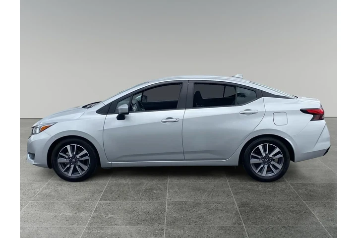 $21770 : Nissan Versa 2023 SV 4dr Sed image 2