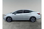 $21770 : Nissan Versa 2023 SV 4dr Sed thumbnail