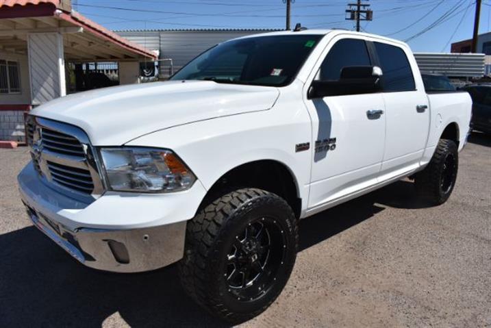 $22995 : 2016 1500 SLT Crew Cab SWB 4WD image 1