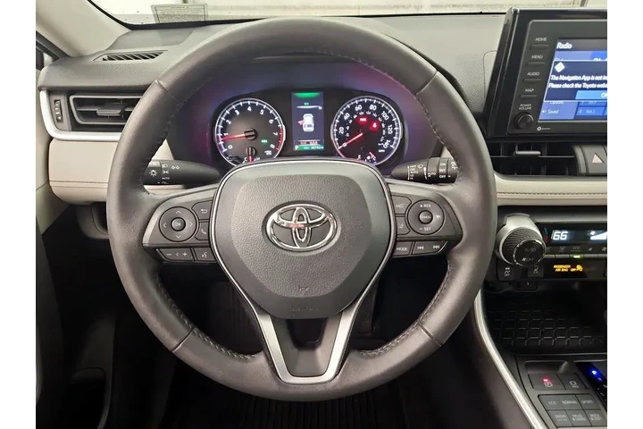 $30998 : Toyota RAV4 2022 AWD XLE 4dr image 10