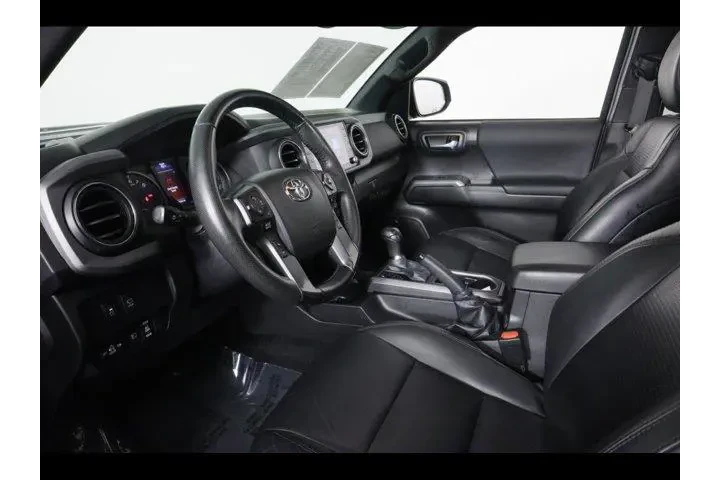 $35875 : Toyota Tacoma 2023 4x4 TRD P image 10