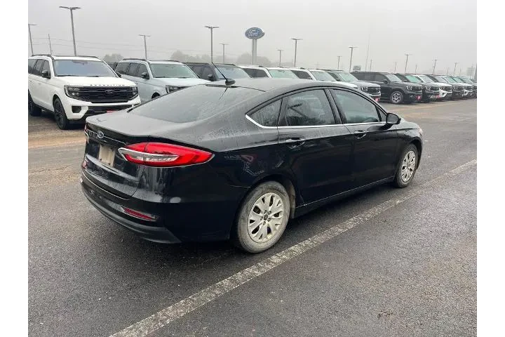 $17500 : Ford Fusion 2019 S 4dr Sedan image 4