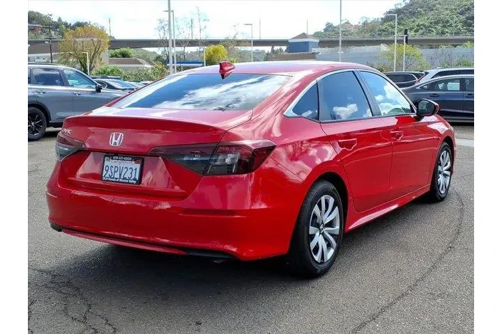 $24699 : Honda Civic 2025 LX 4dr Seda image 4