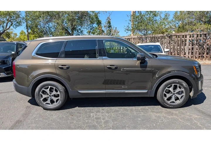 $34990 : 2022 Telluride EX image 2