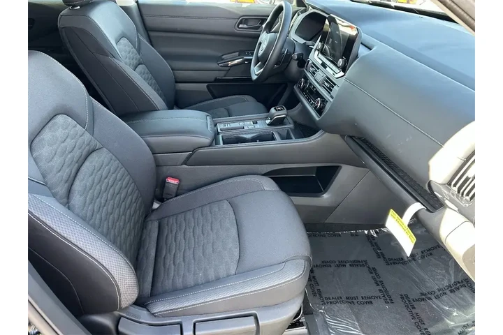 $38475 : Nissan Pathfinder 2025 S 4dr image 9