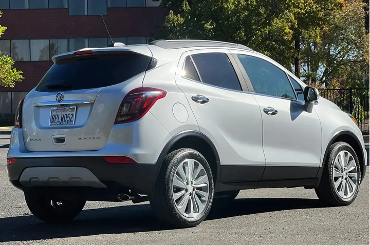 Buick Encore 2018 Preferred image 3