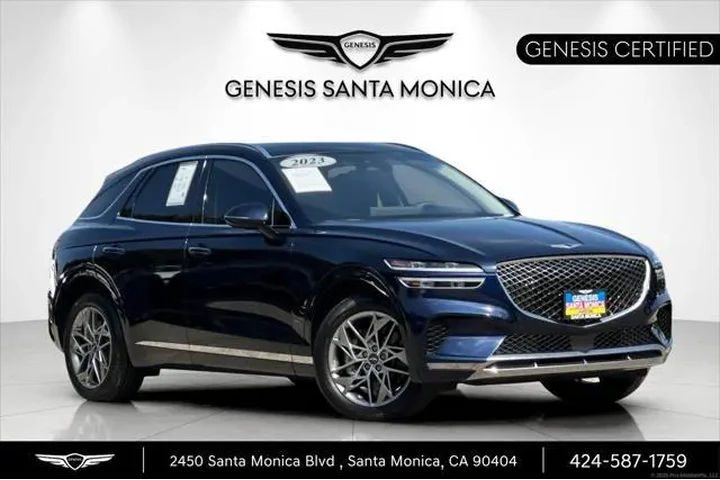 $35558 : Genesis GV70 2023 AWD 2.5T S image 1