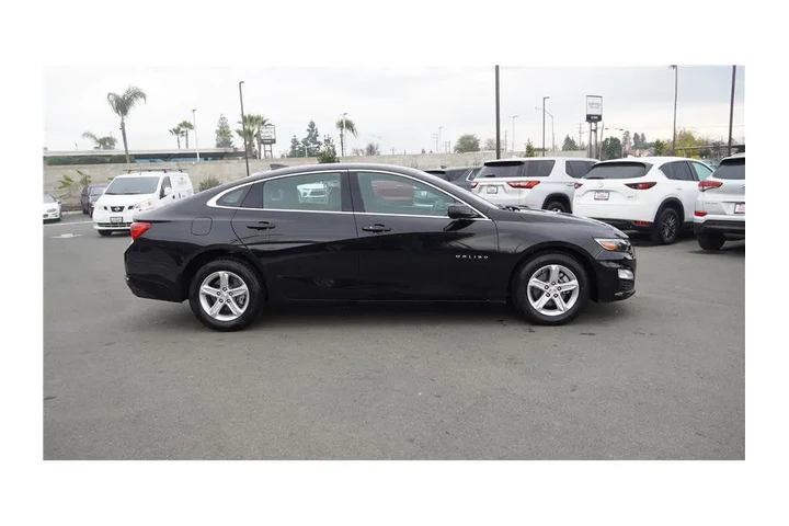 $18800 : 2024 Malibu LT image 5